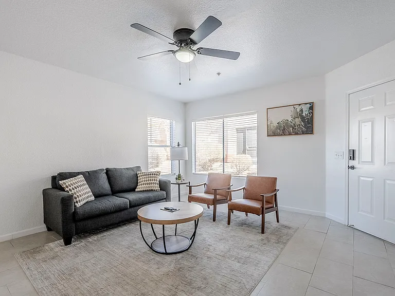 1564 N Paseo La Tinaja — Photo 4