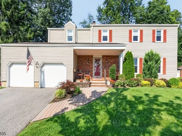 26 Coppola Ct, Clifton City, NJ 07013