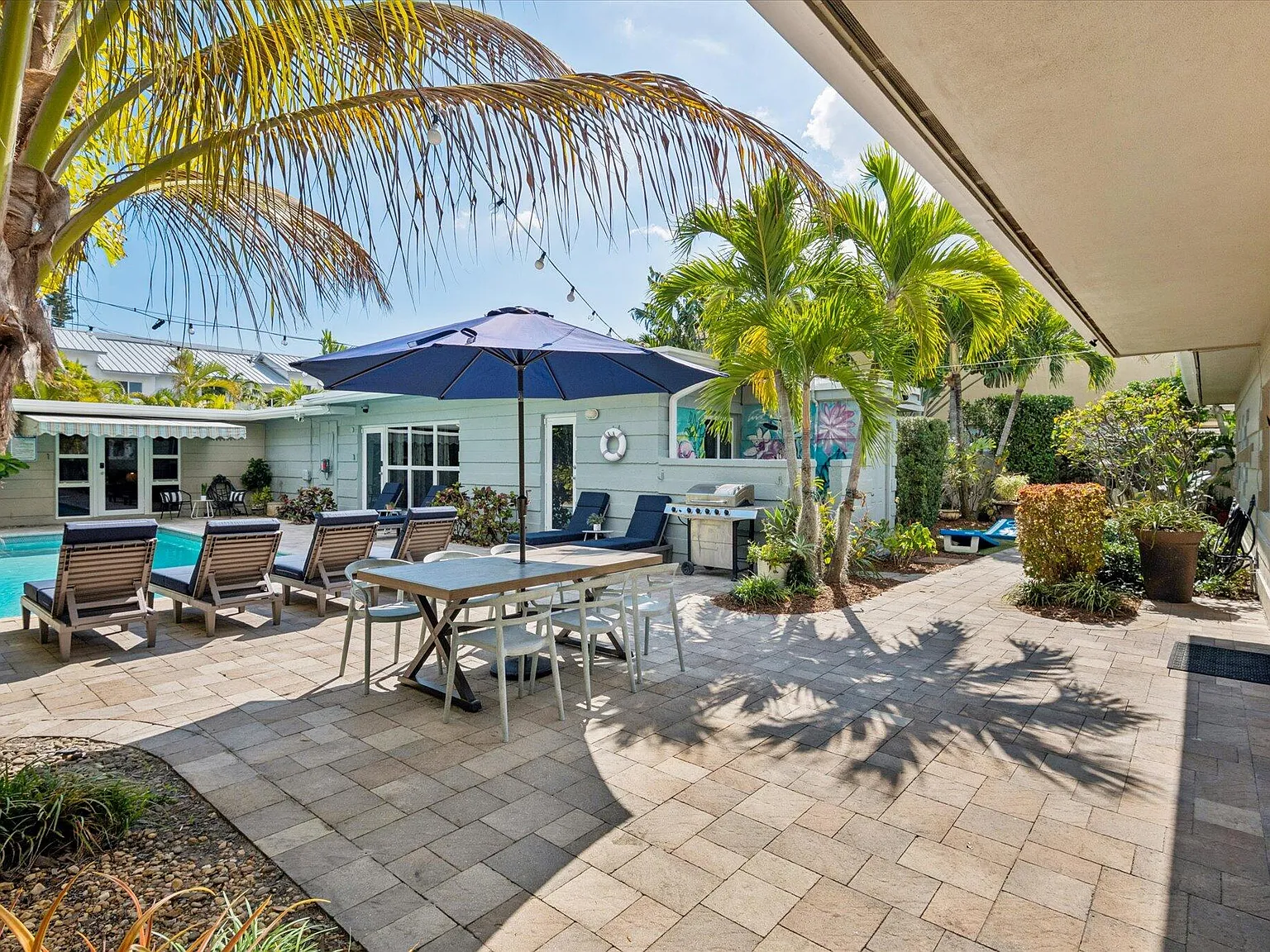 1 bed, 1.0 bath, 2715 sqft, $2,150 — Photo 2