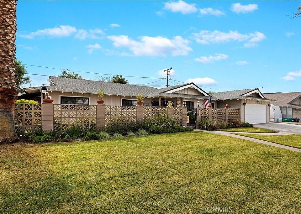 1st image of 706 W Hacienda Dr