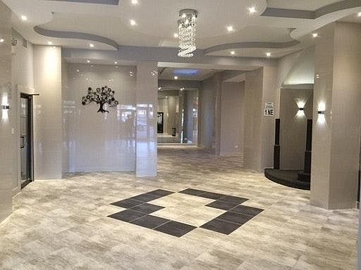 1st image of 4518 N Clarendon Ave #806