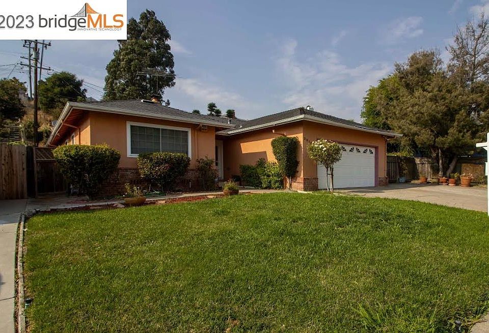 1st image of 2913 Canterbury Dr