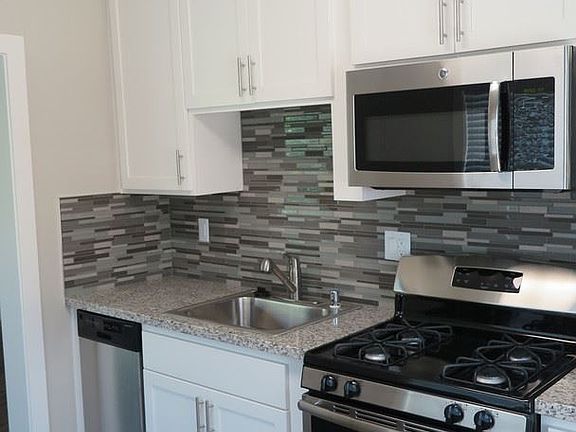 3rd image of 1626 27th St APT 01