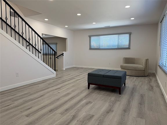4th image of 844 Woodlawn St #A