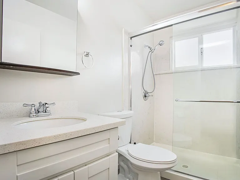 1804 Santa Clara Ave #C - 1 bedroom | 1 bathroom | Upper unit — Photo 9