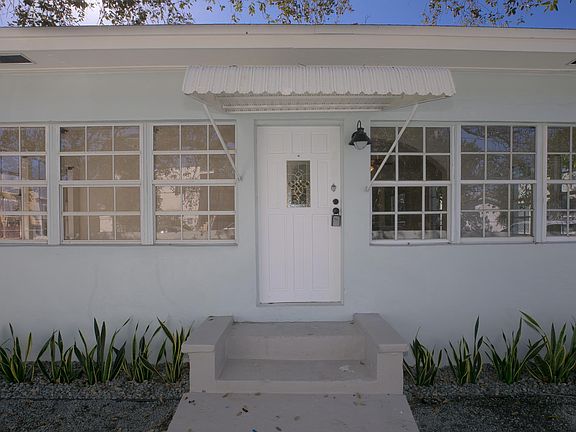 2nd image of 3628 Thomas Ave #3628