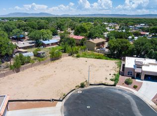 460 Dennis Ct NE, Los Lunas, NM 87031