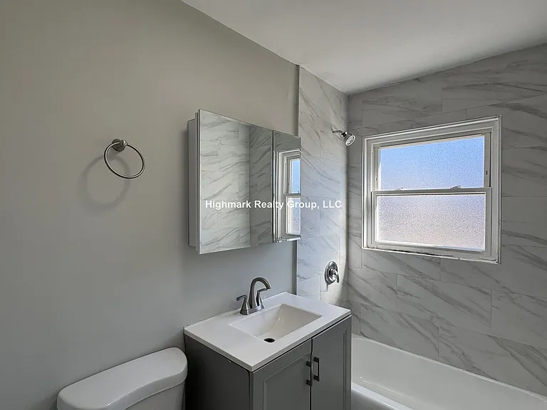1321 W Sherwin Ave #2OA — Photo 8