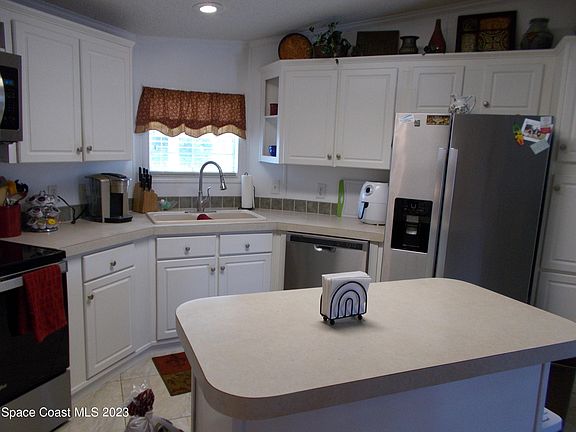 3rd image of 602 Tarpon Dr