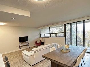 188 Mill St S Unit 202, Brampton, ON L6Y 1T8