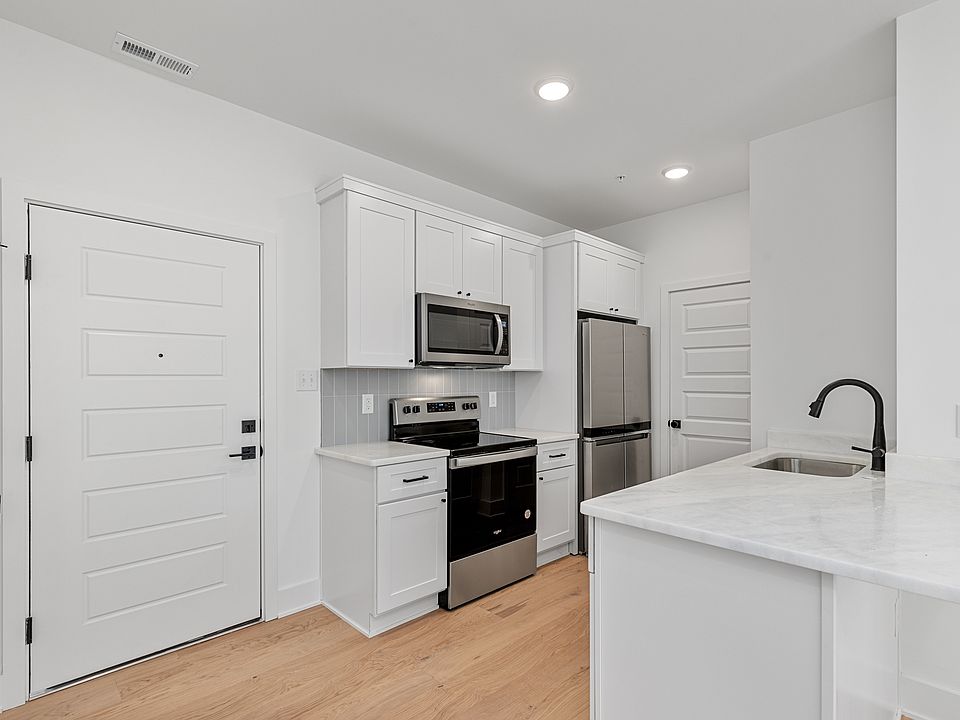 1st image of 2200 Idlewood Ave #3