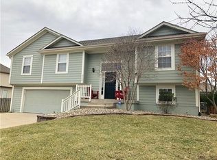 3208 SW Damon Ln, Lees Summit, MO 64082