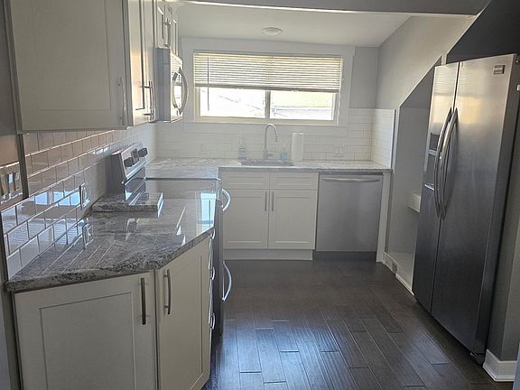 3rd image of 1126 Linden St #B