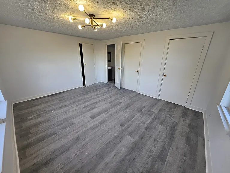 7906 N 250 E — Photo 10