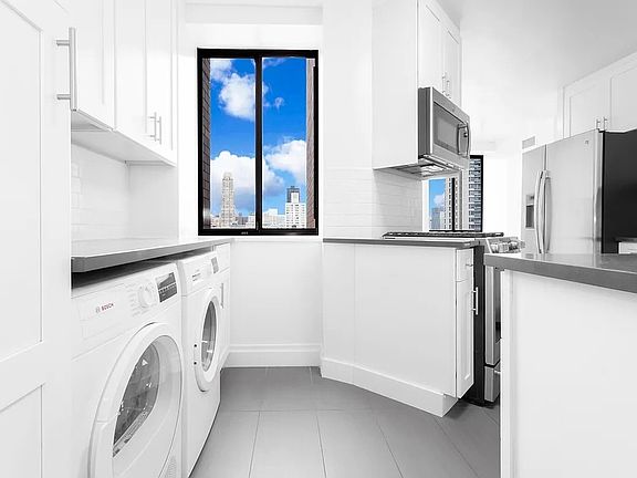 4th image of 245 E 58th St APT 18C