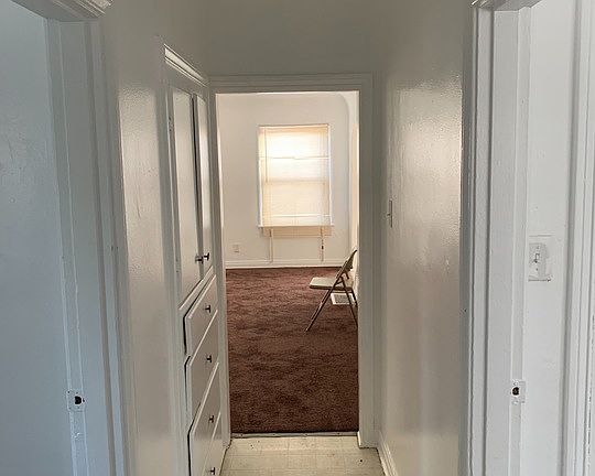 4th image of 1050 W 60th Pl #1050
