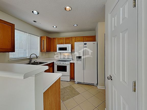 3rd image of 9428 Meadowmont View Dr