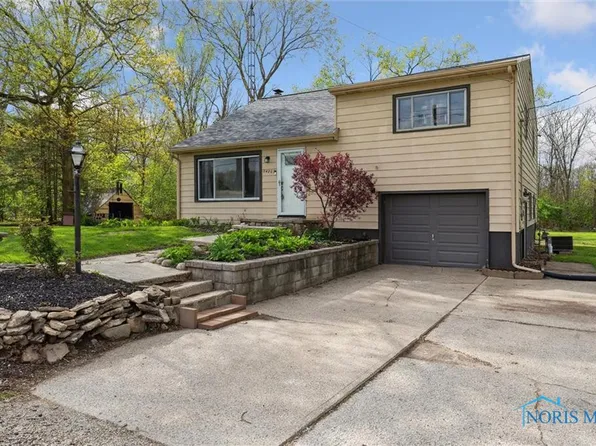 24203 W Reservation Line Rd, Curtice, OH 43412