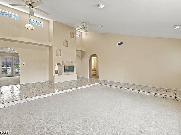 5th image of 921 Primrose Ln