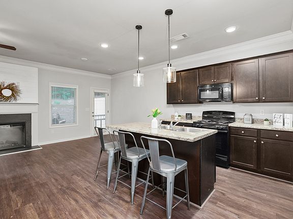 3rd image of 307 Turtle Creek Dr