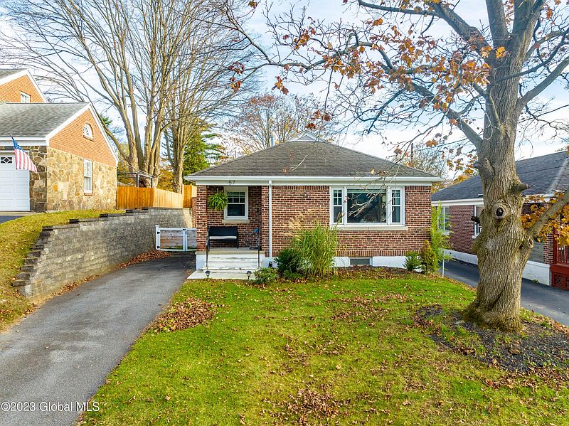 3rd image of 57 Beacon Avenue