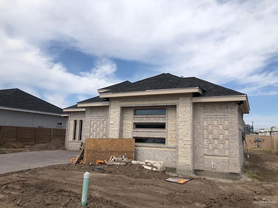 2nd image of 1901 Stardust Ln
