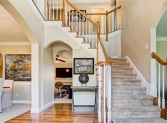 5th image of 5808 Silver Creek Dr