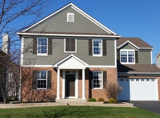 562 Cardinal Ave, Oswego, IL 60543