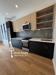 52 Grace Street, #3L