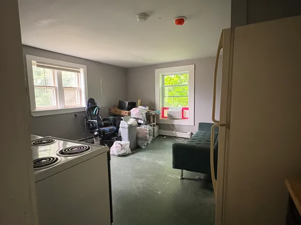 7 Lynn St, Norway, ME