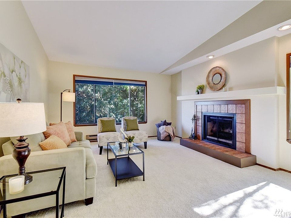 1st image of 9512 1st Ave NE APT 401