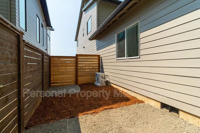 1 bed, 1.0 bath, $1,295 — Photo 3