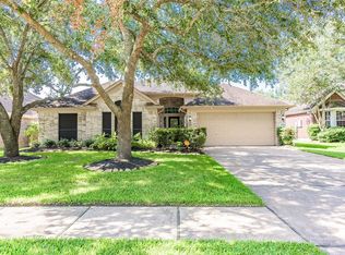 2130 Emerald Cove Dr, League City, TX 77573