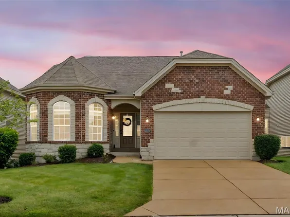 1302 Fairview Glen Dr, Saint Peters, MO 63376