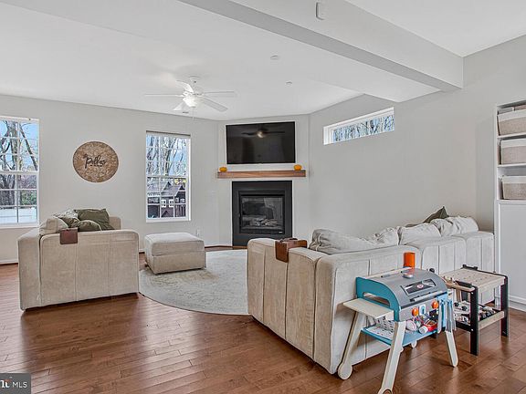 3rd image of 703 Trapper Way