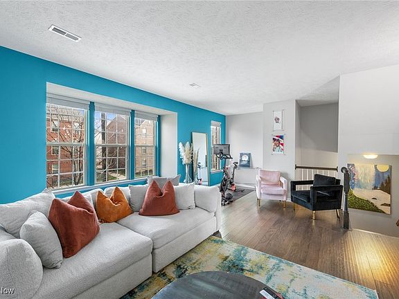 5th image of 12111 Detroit Ave