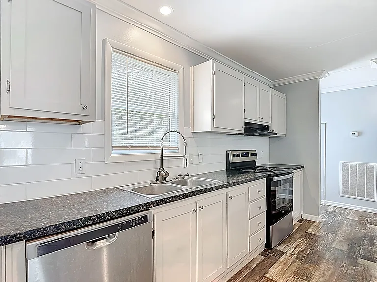 7158 Sunnyside Dr — Photo 4