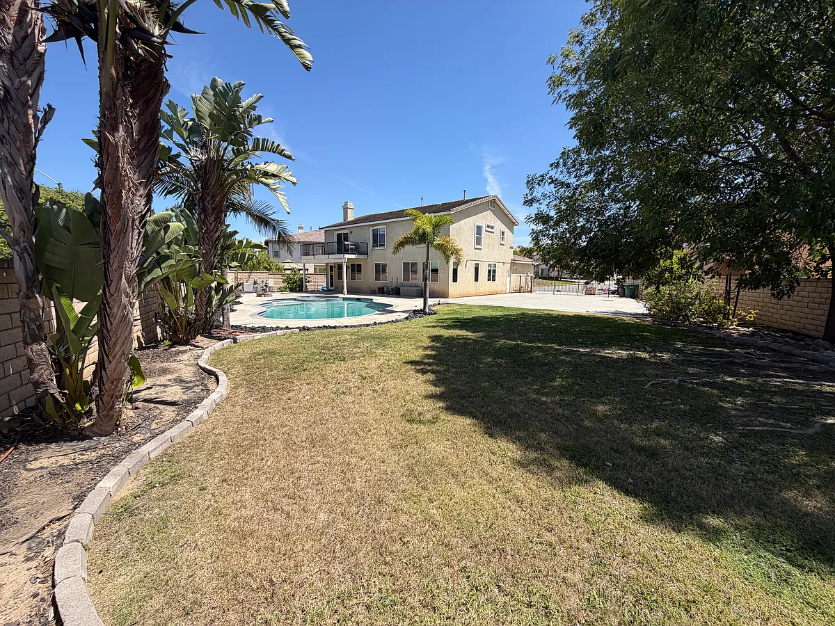Building Photo - 885 Alsace Dr