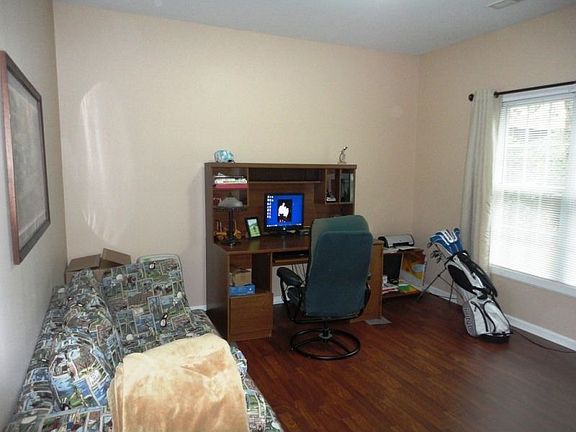 1st Bedroom/Office