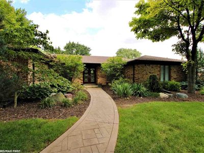 17277 N Nunneley Rd, Clinton Township, MI, 48036
