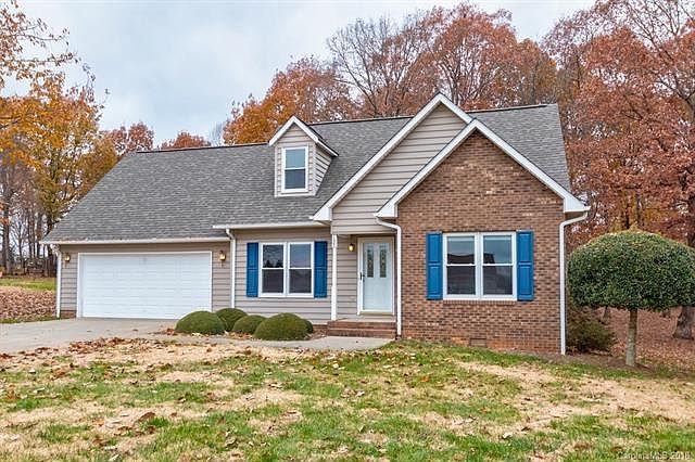1st image of 137 Stonefield Dr