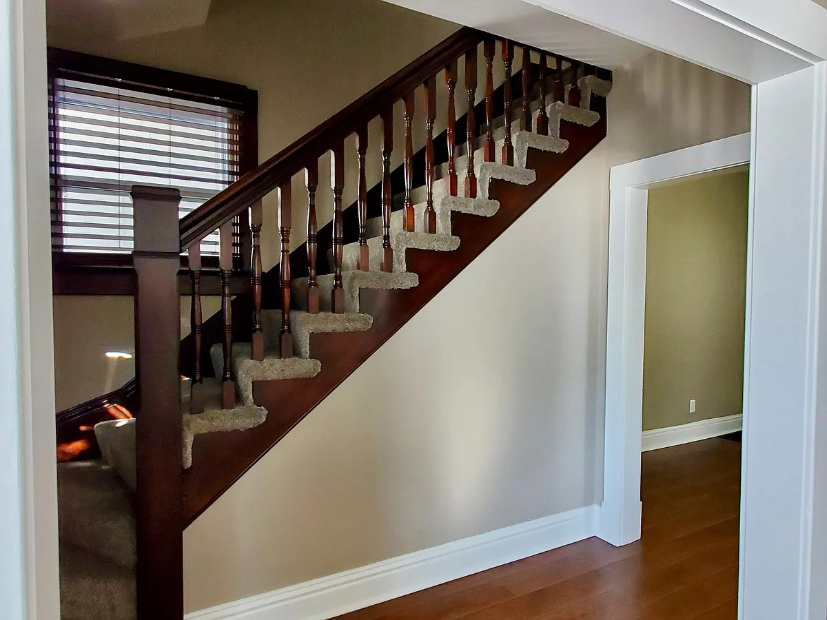 Entry - 2529 Charlotte St