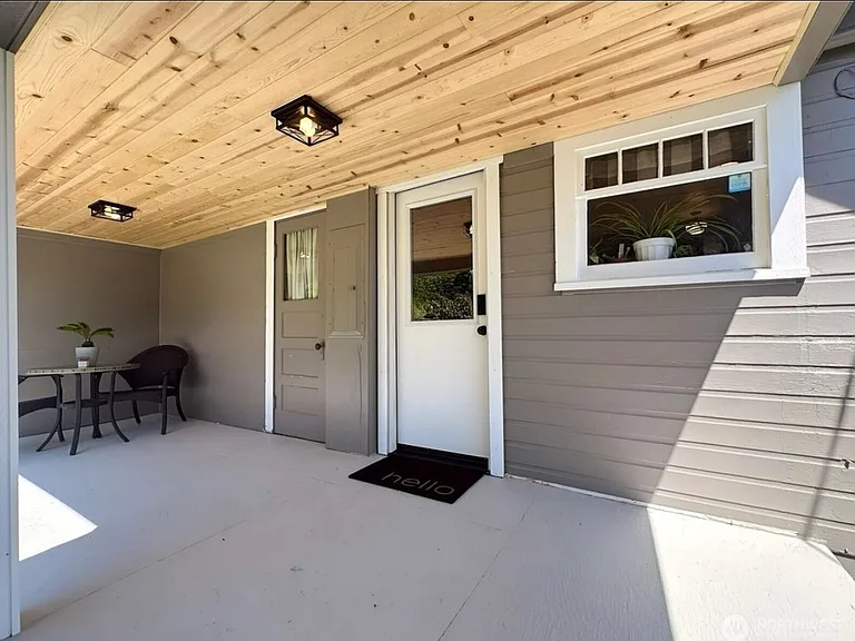 703 W Simpson Ave — Photo 10