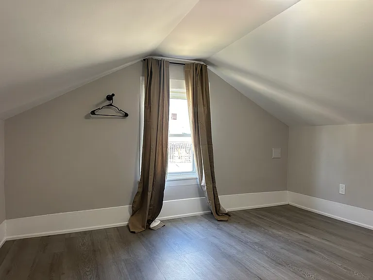 263 Bethune St — Photo 15