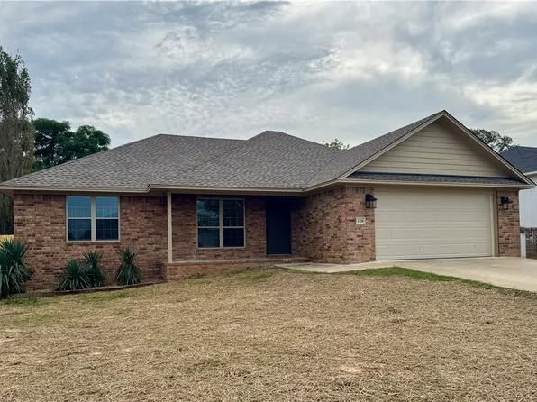 1220 E Date St, Russellville, AR 72802