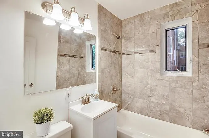 10401 Montrose Ave #201 — Photo 5