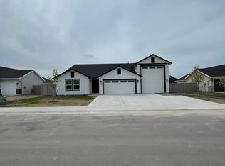 555 Rahara Ave, Middleton, ID 83644