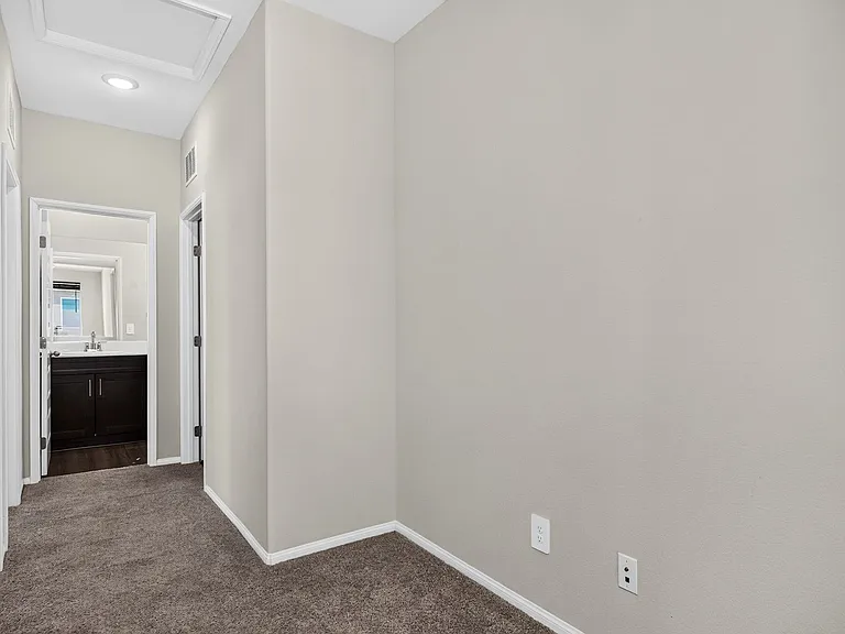 1037 Yuzu Way — Photo 21