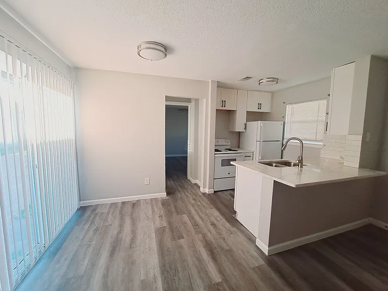 817 Bluebird Dr — Photo 5