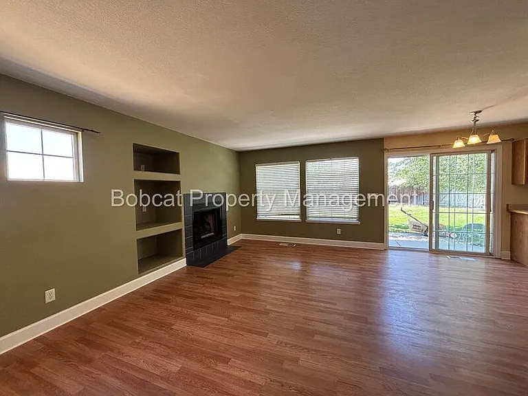 1477 Ridge Point Dr — Photo 18